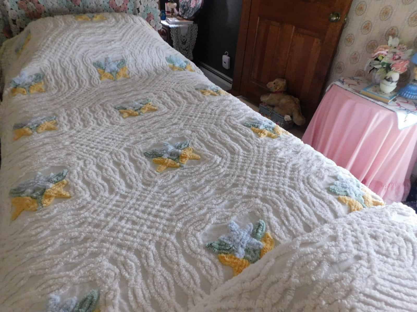 Country Cottage Chic 1950s Cotton Floral Vintage Chenille Bedspread