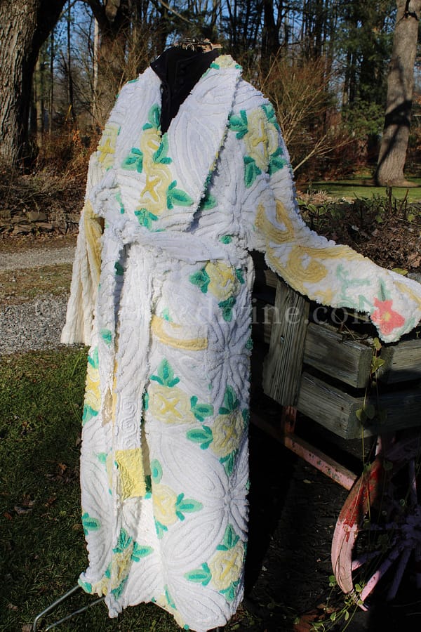 Plush Plus Size Chenille Robe, Upcycled Bathrobe from Cabbage Rose Blooms Vintage Chenille